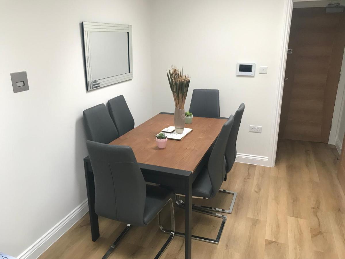 Heart Of Henley 1 & 2 Bedroom Apartments Esterno foto